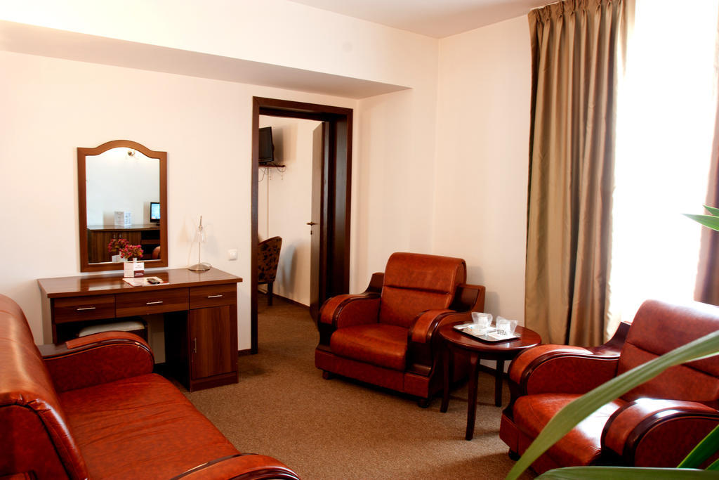 Denisa Hotel Otopeni Εξωτερικό φωτογραφία